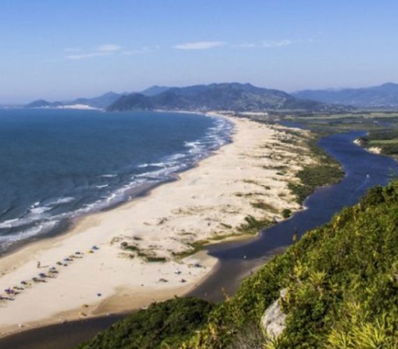 Florianópolis une ecoturismo e baladas